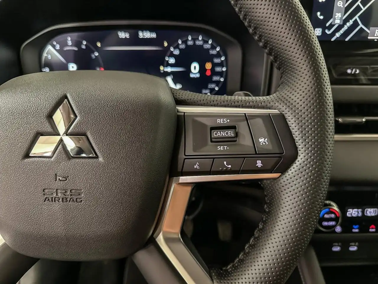 Mitsubishi Outlander снимка Mitsubishi Outlander