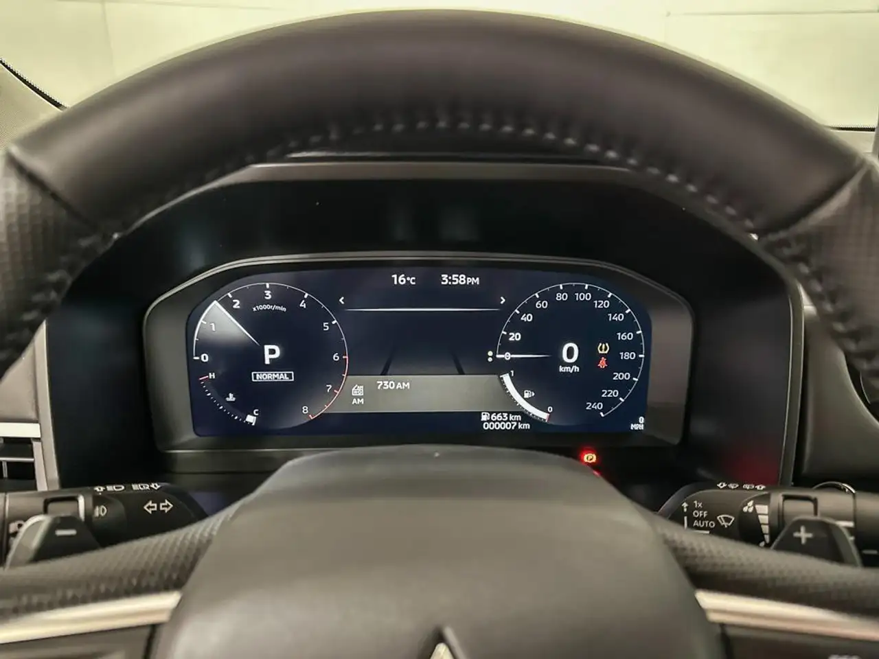 Mitsubishi Outlander снимка Mitsubishi Outlander