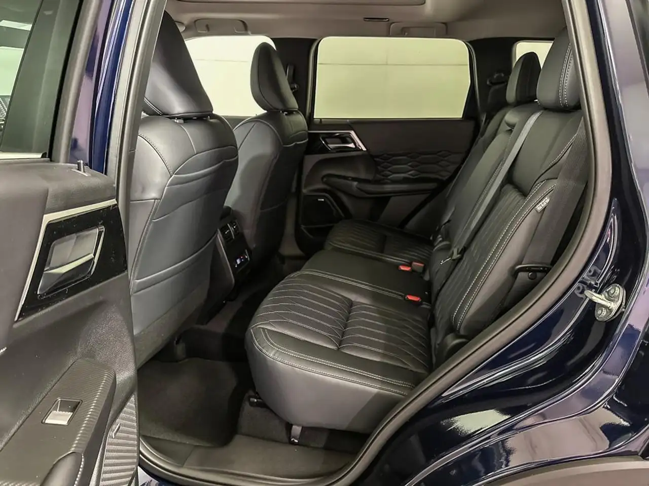 Mitsubishi Outlander снимка Mitsubishi Outlander