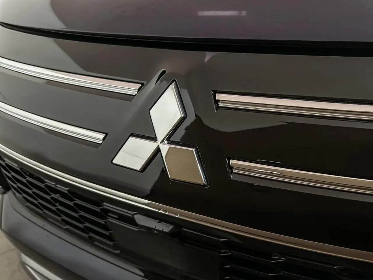 Mitsubishi Outlander снимка Mitsubishi Outlander