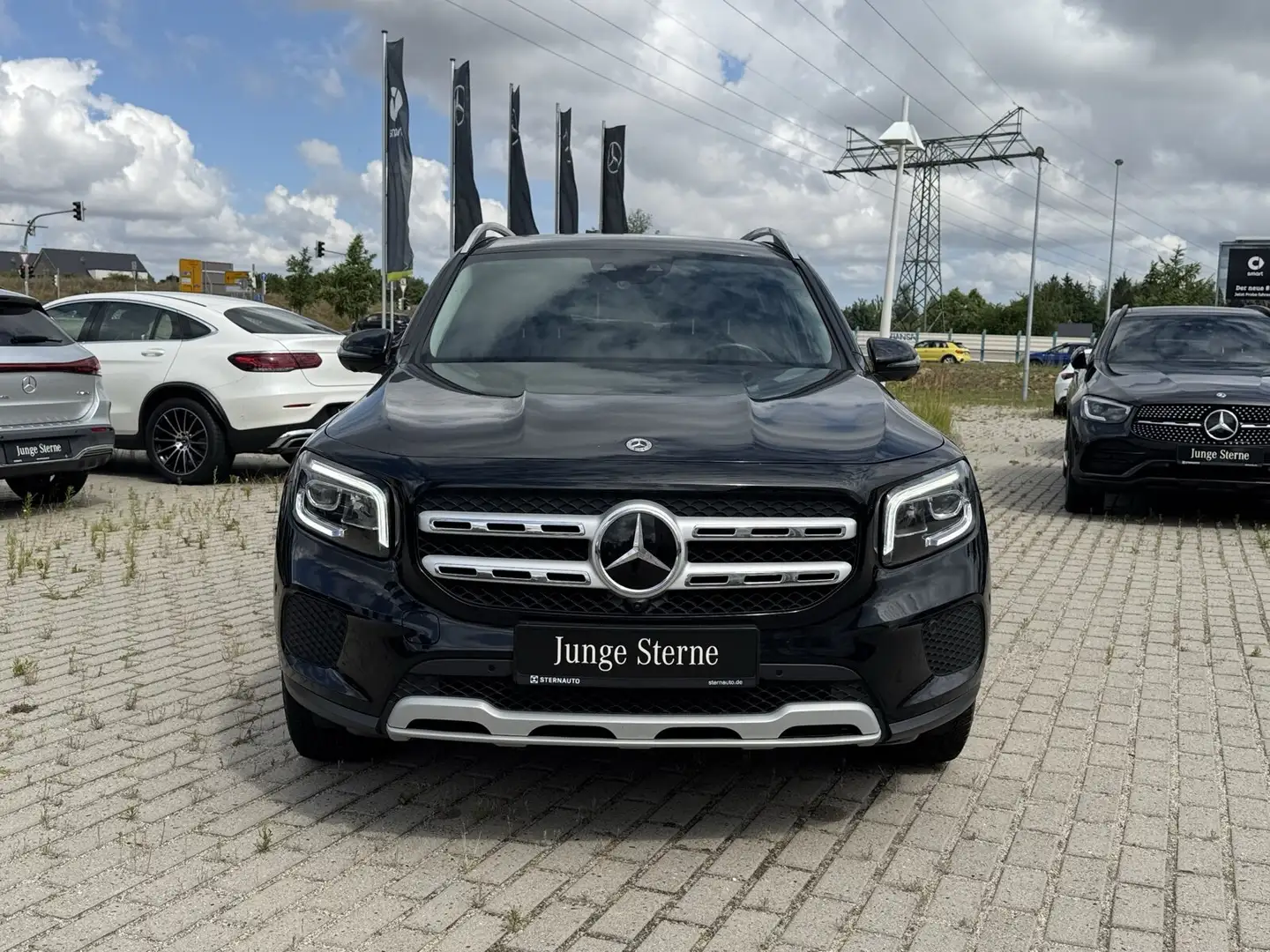 Mercedes-Benz GLB 200 GLB 200d Style Navi Distronic Autom. Klima LED Zwart - 2