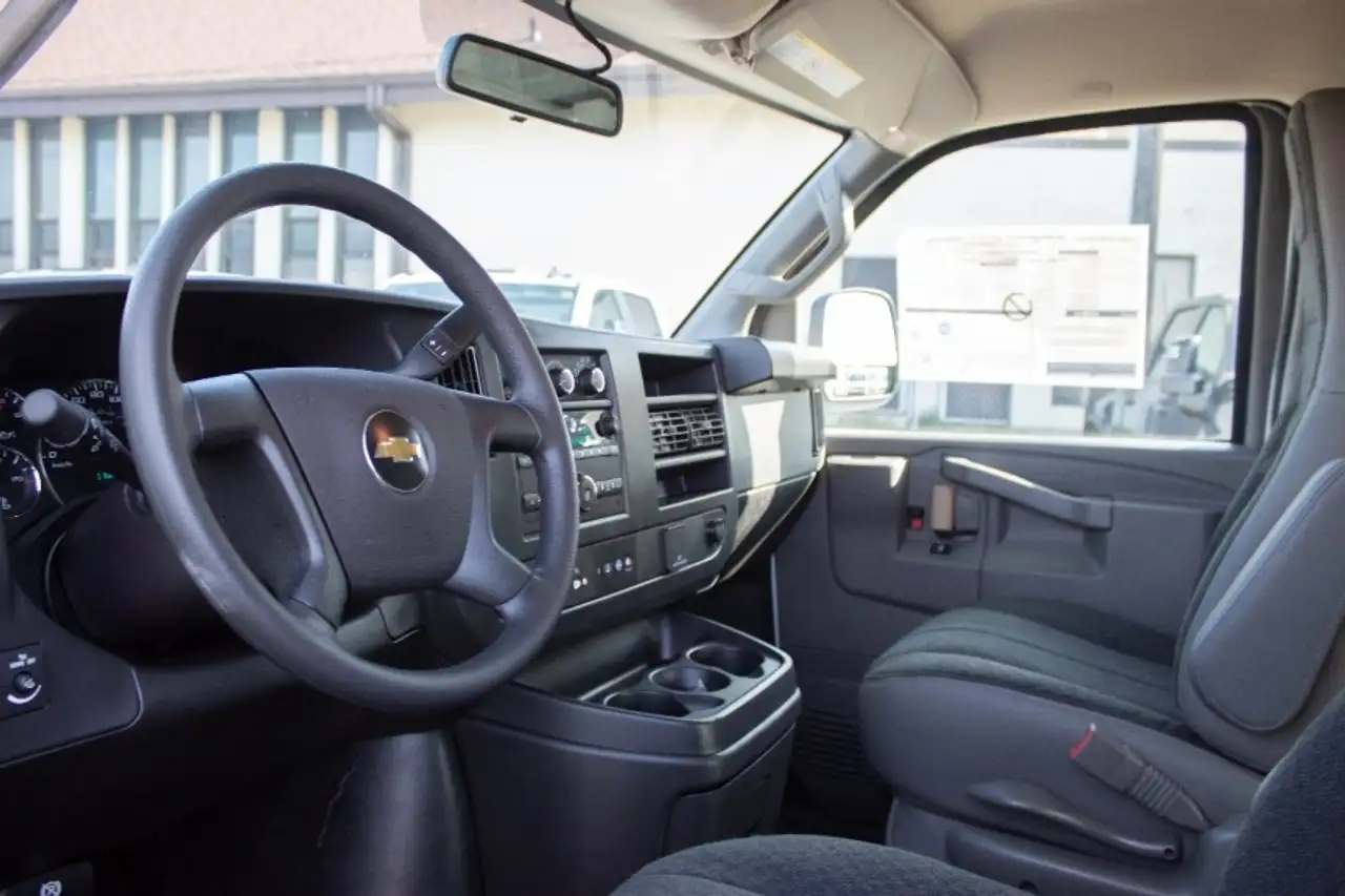 Chevrolet Express снимка Chevrolet Express