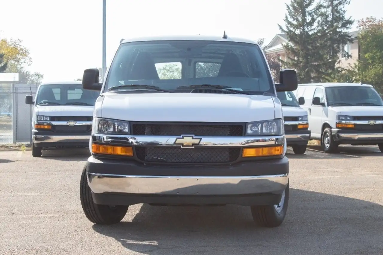 Chevrolet Express снимка Chevrolet Express