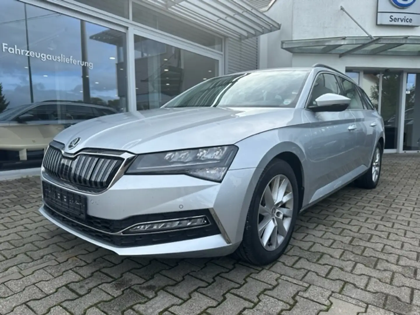 Skoda Superb Combi 1.4TSI IV DSG STYLE*LED*NAVI*PDC*17-ZOLL Silber - 2