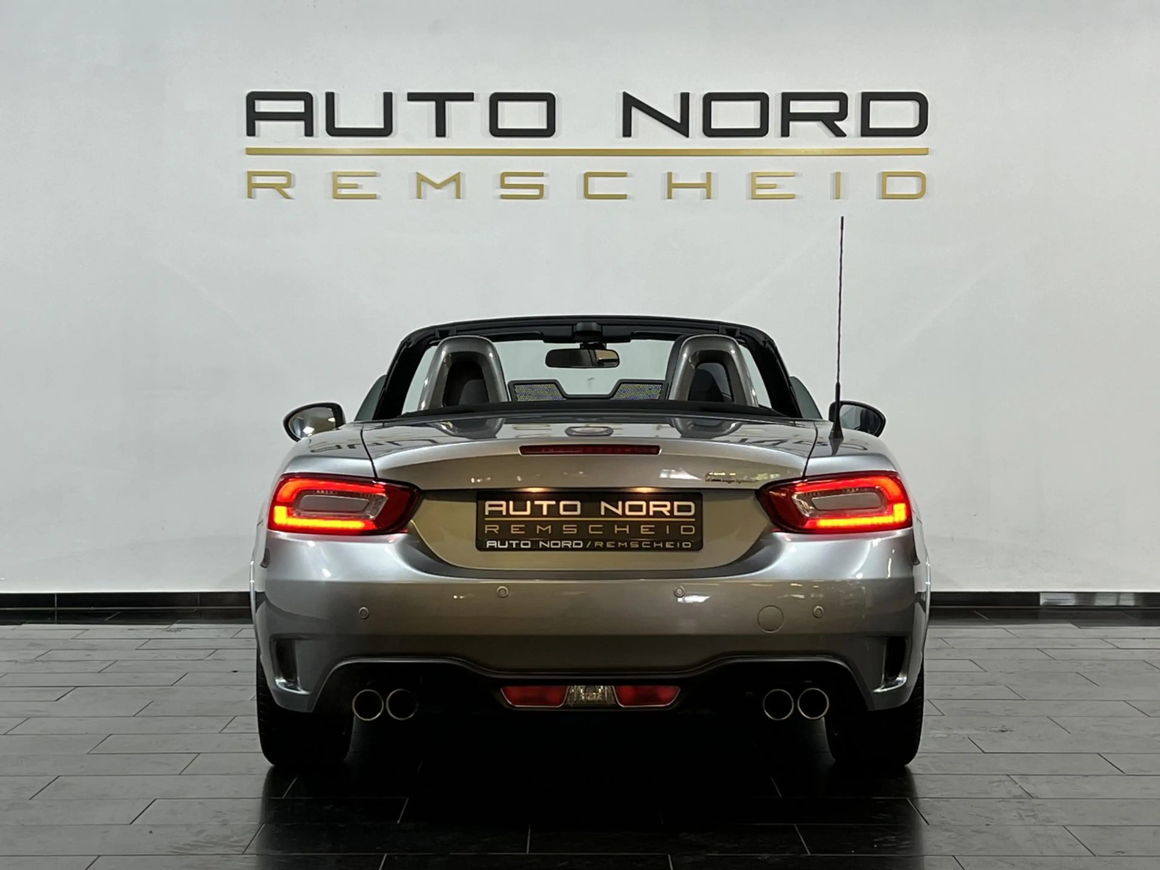 Abarth 124 Spider Automatik *PDC*Bluetooth*Navi*Brembo* — photo 6