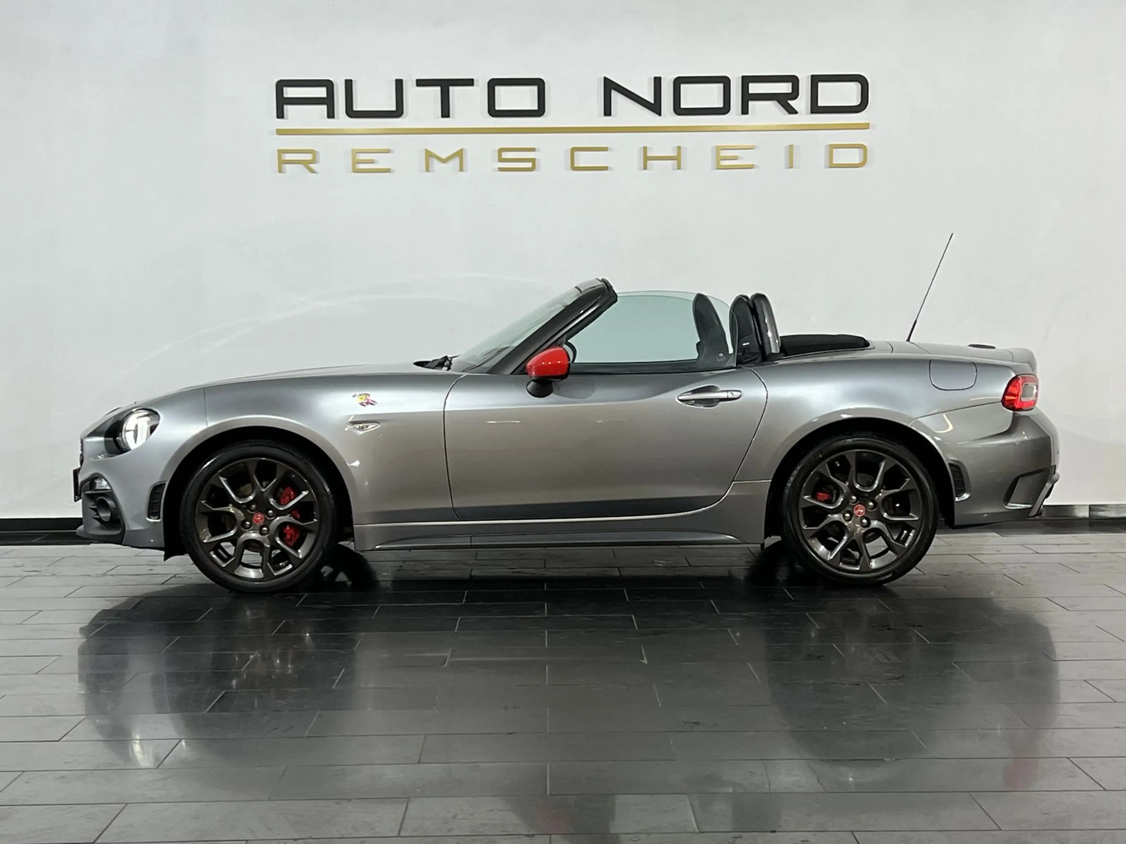 Abarth 124 Spider Automatik *PDC*Bluetooth*Navi*Brembo* — photo 9