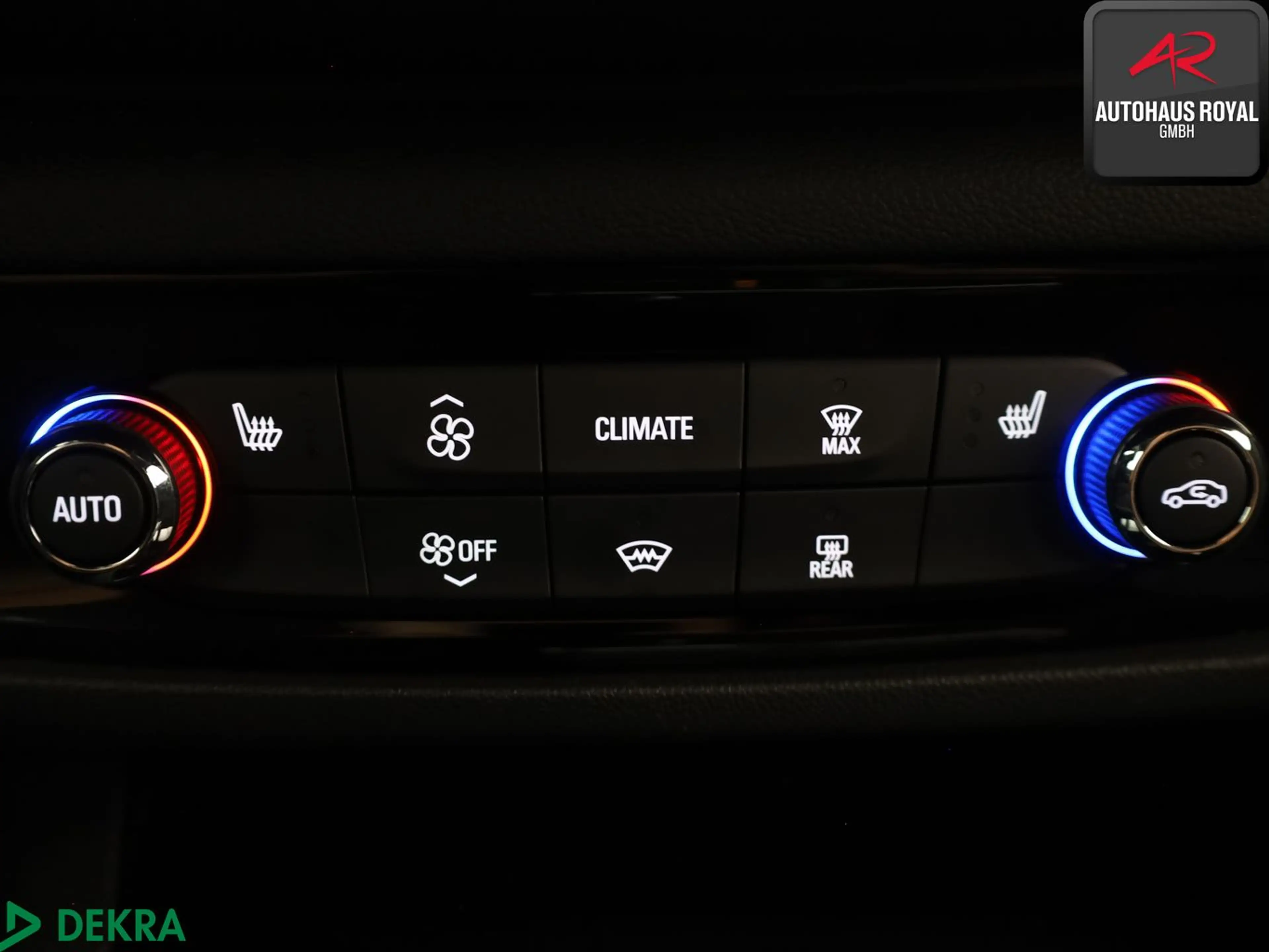 Opel Insignia ST 2.0 CDTi BUSINESS HEADUP,MASSAGE,1HD — photo 20