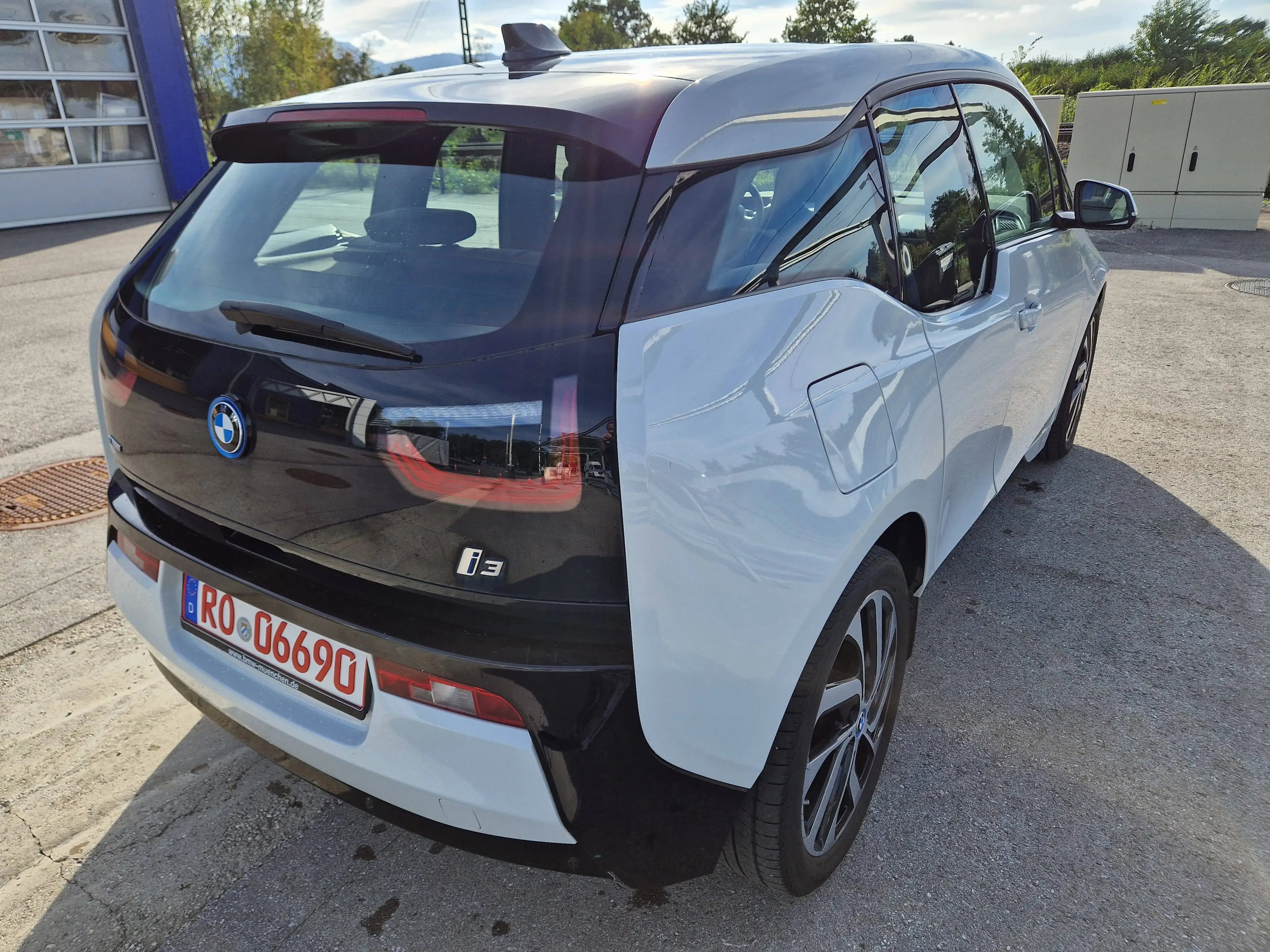 BMW i3 mit Batterie Garantie+Zertifikat Sitzheizung — photo 2