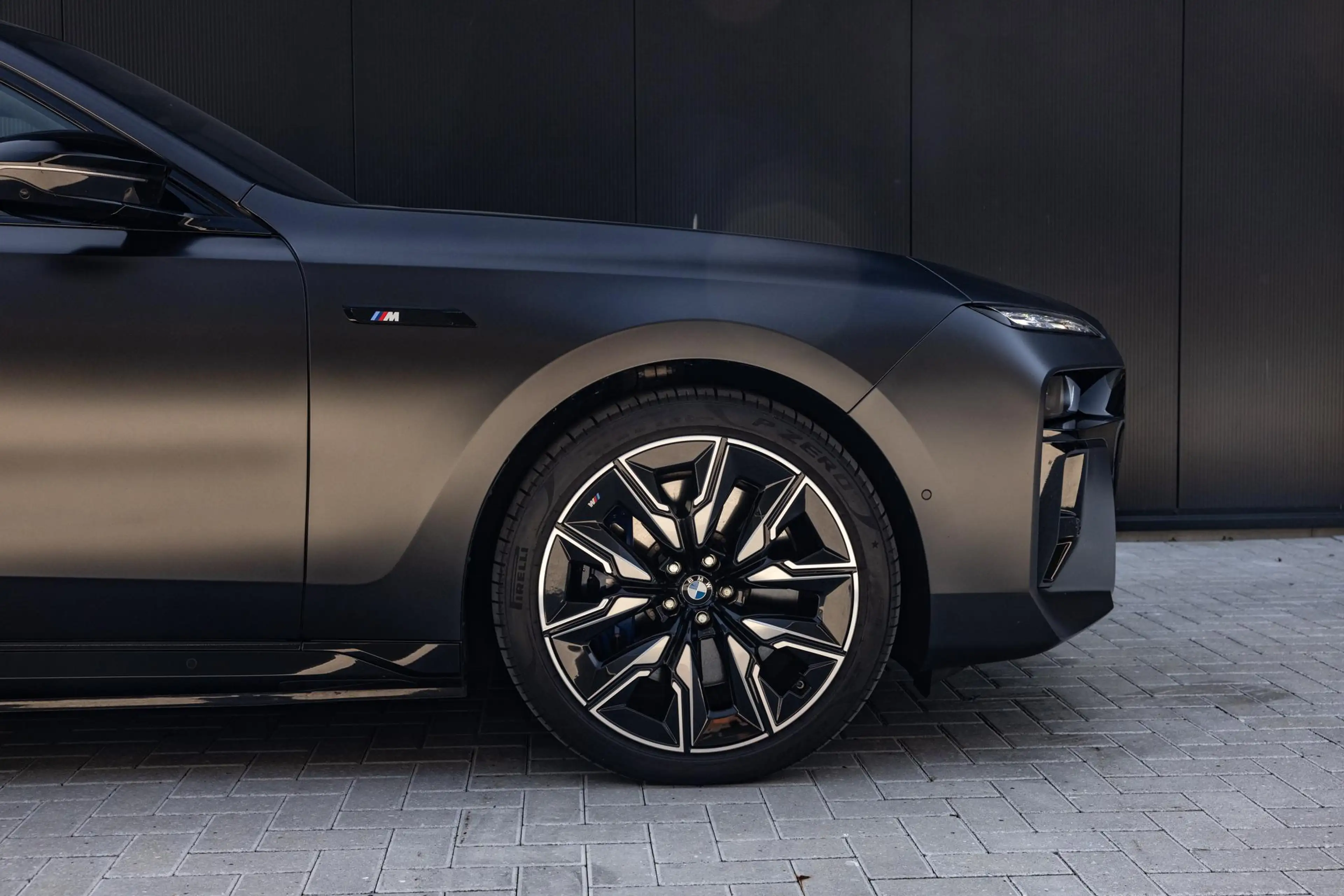 BMW i7 M70 xDrive 106 kWh | SOH 97% | M-Pakket | Iconic G — photo 10