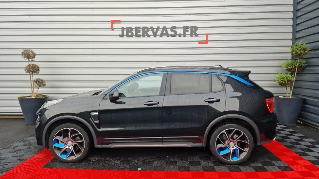 Lynk & Co 01