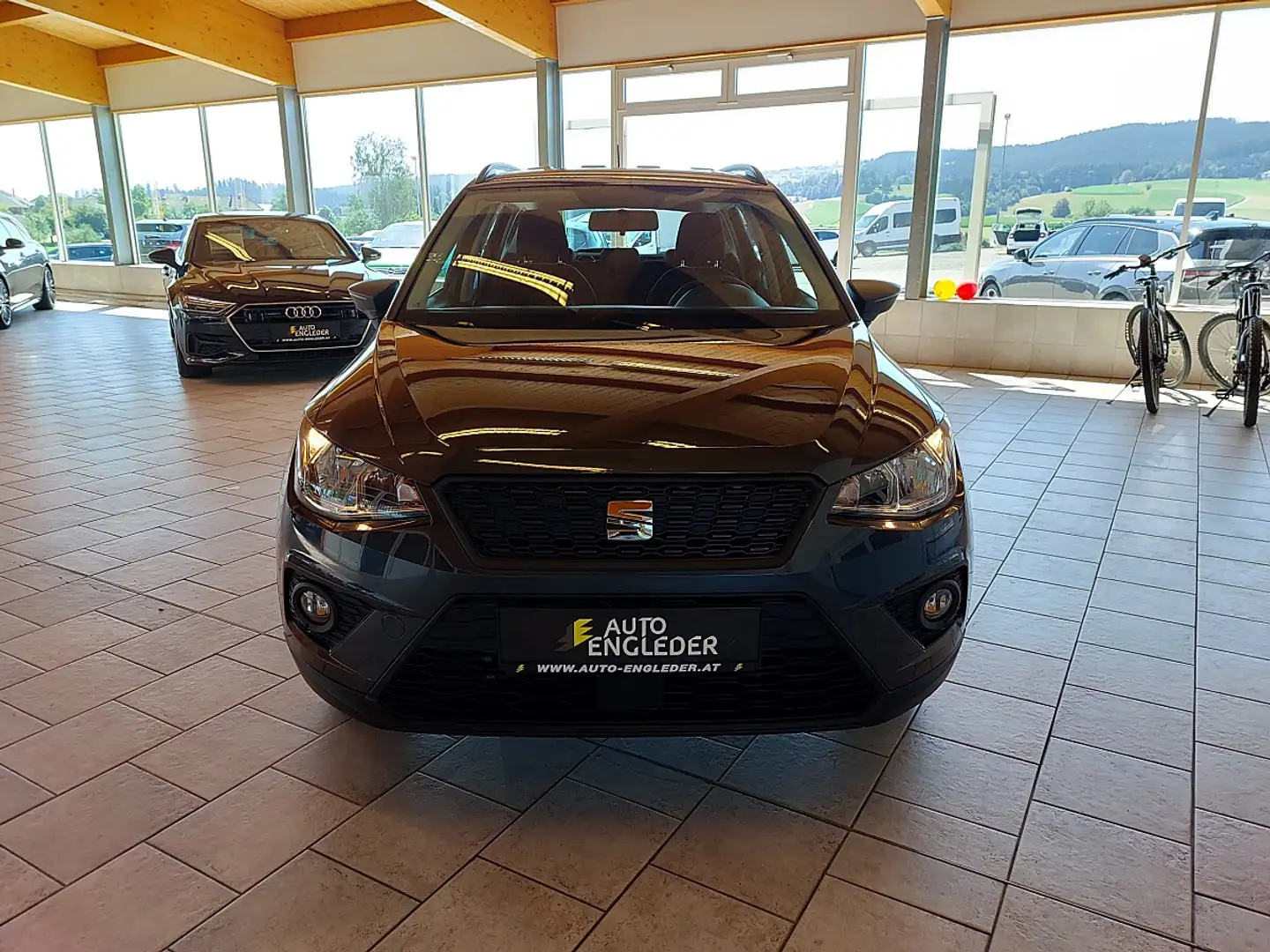 SEAT Arona 1,0 Eco TSI Austria Edition Grau - 2