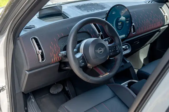 Mini Countryman view 12