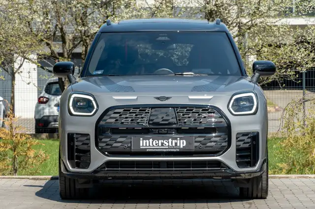Mini Countryman view 2