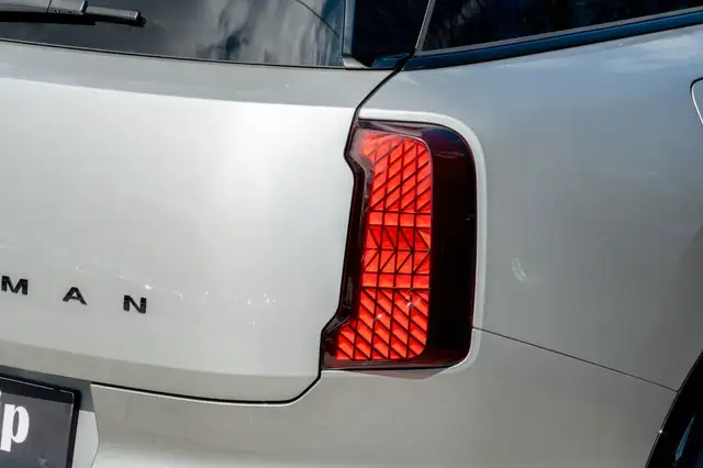 Mini Countryman view 8