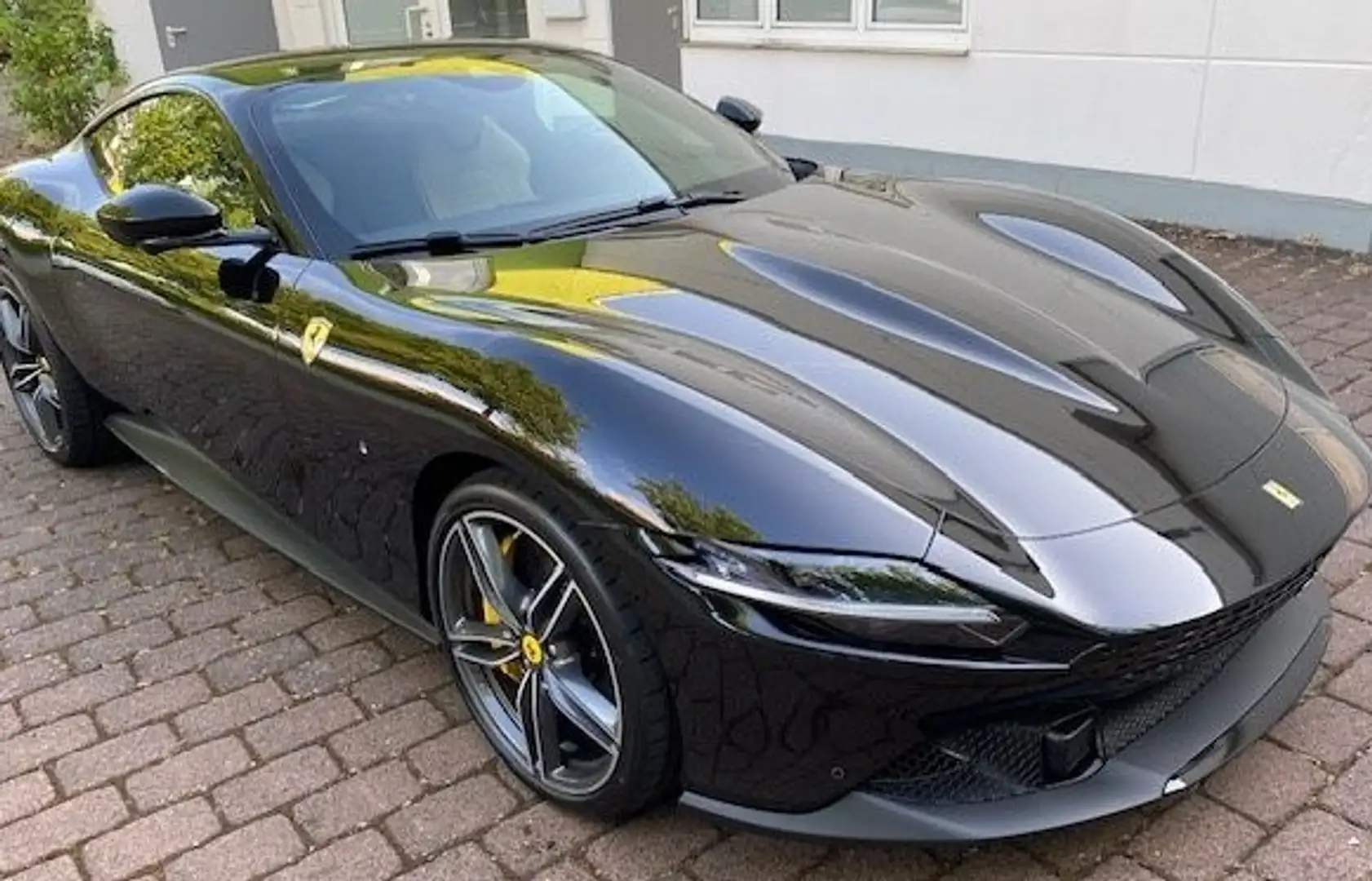 Ferrari Roma Negro - 1