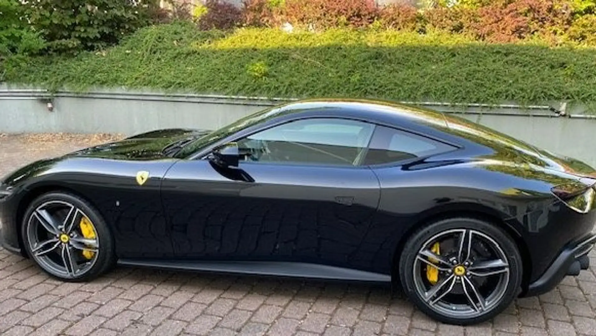 Ferrari Roma Negro - 2