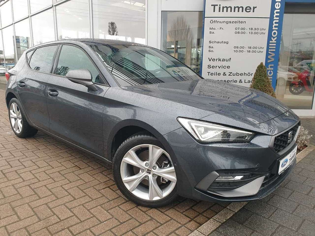 Seat Leon 2025 — Plug-in-Hybrid 1.5 e-Hybrid DSG FR