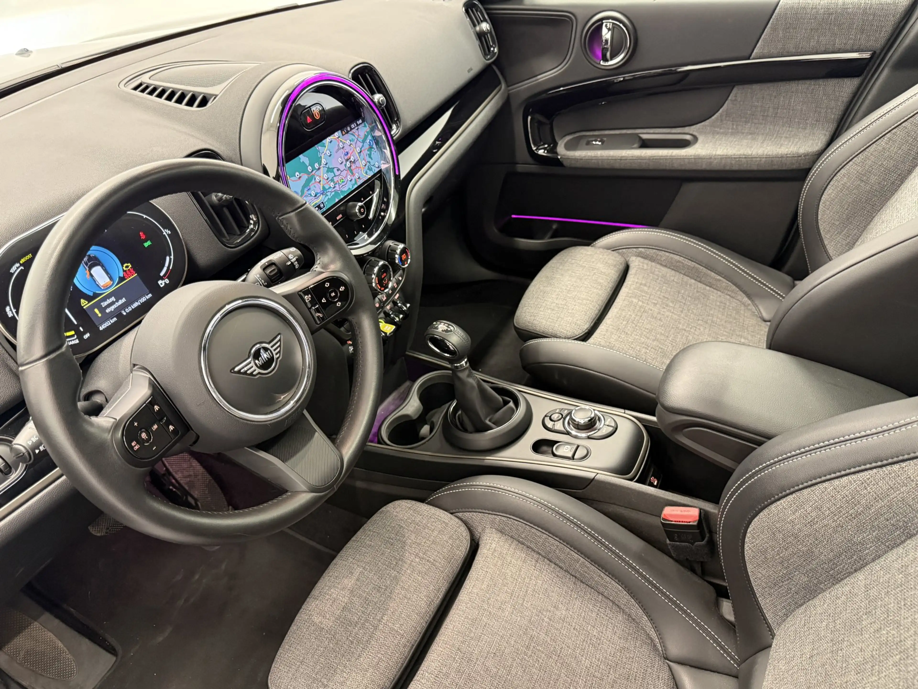 MINI Cooper SE Countryman Cooper SE ALL4 — photo 7