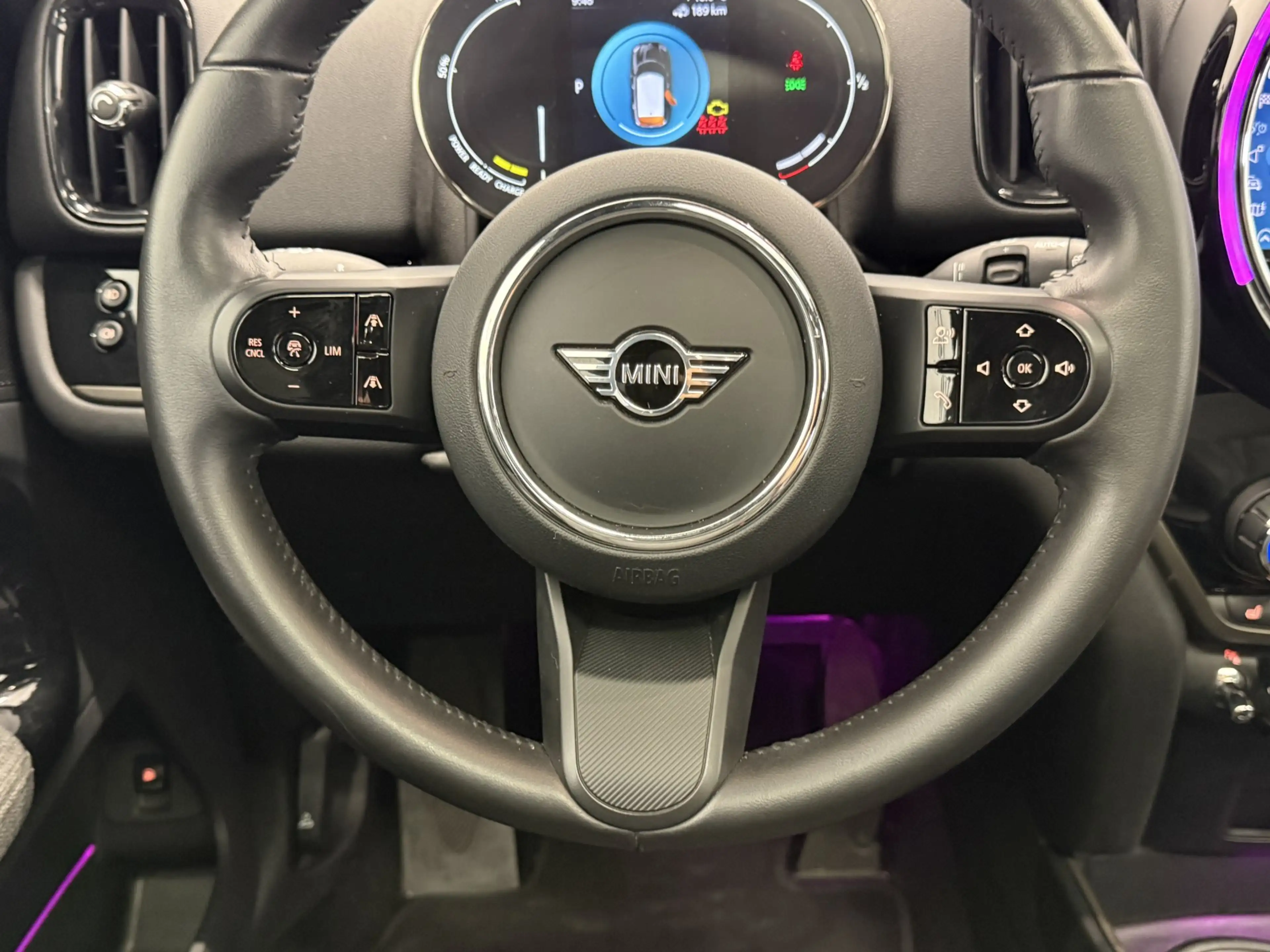 MINI Cooper SE Countryman Cooper SE ALL4 — photo 10