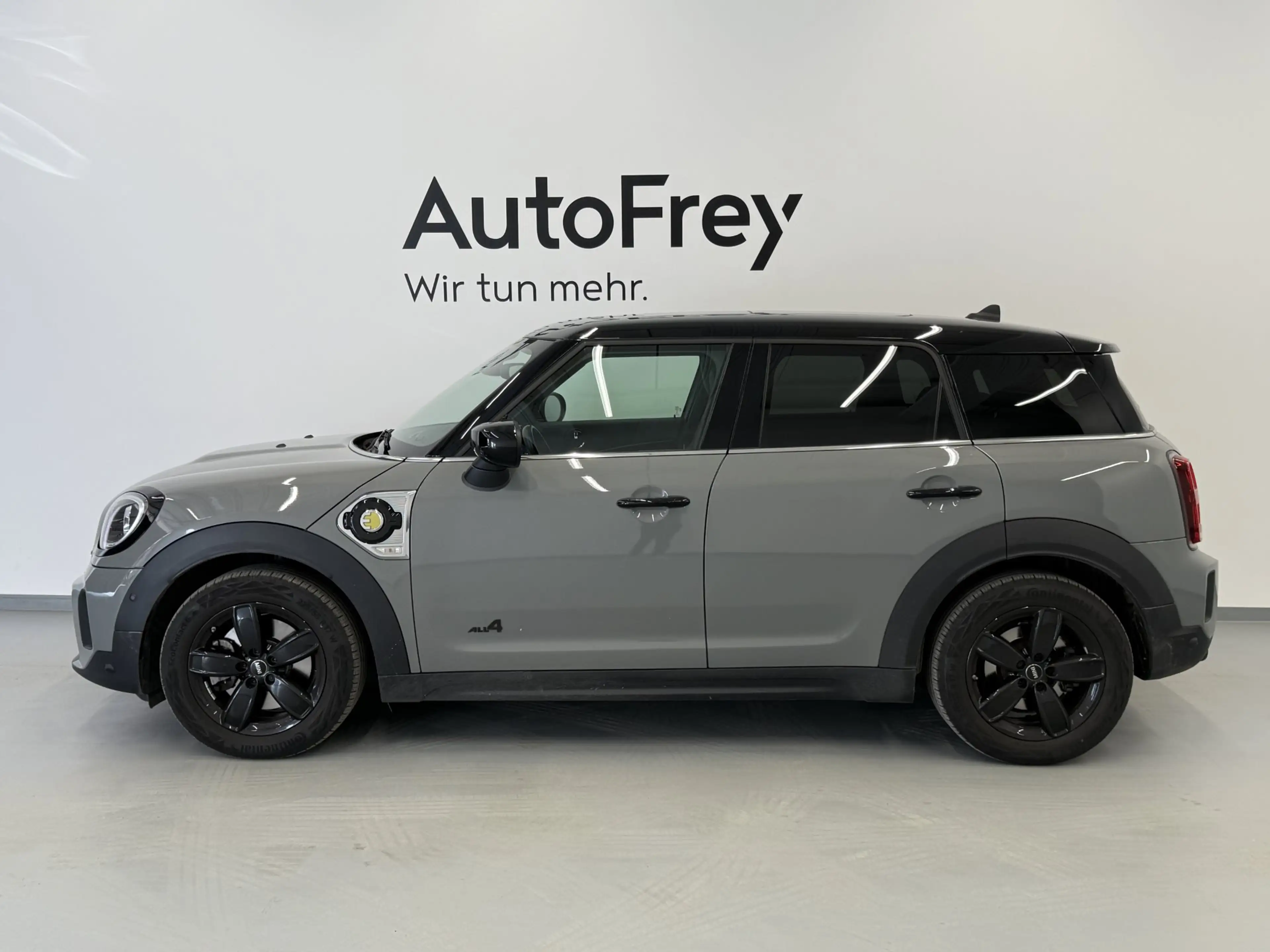 MINI Cooper SE Countryman Cooper SE ALL4 — photo 4