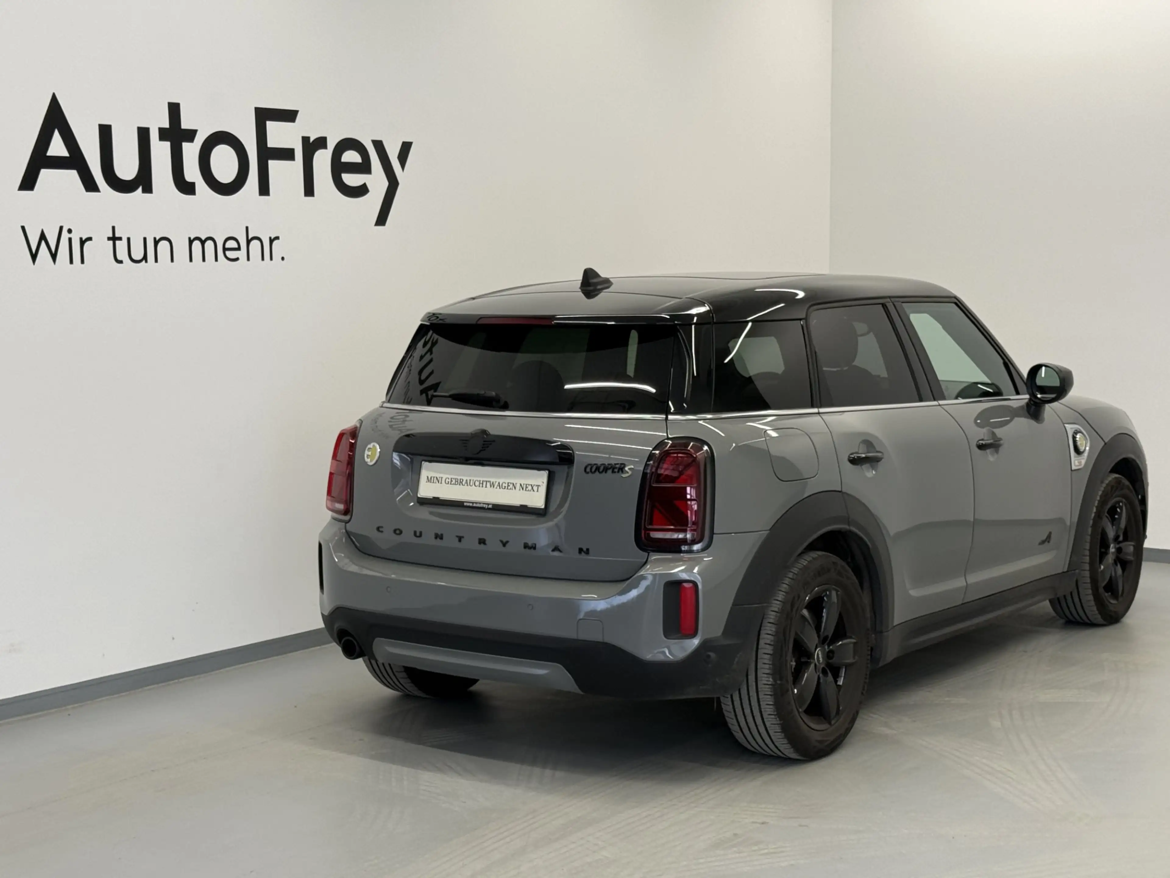MINI Cooper SE Countryman Cooper SE ALL4 — photo 2