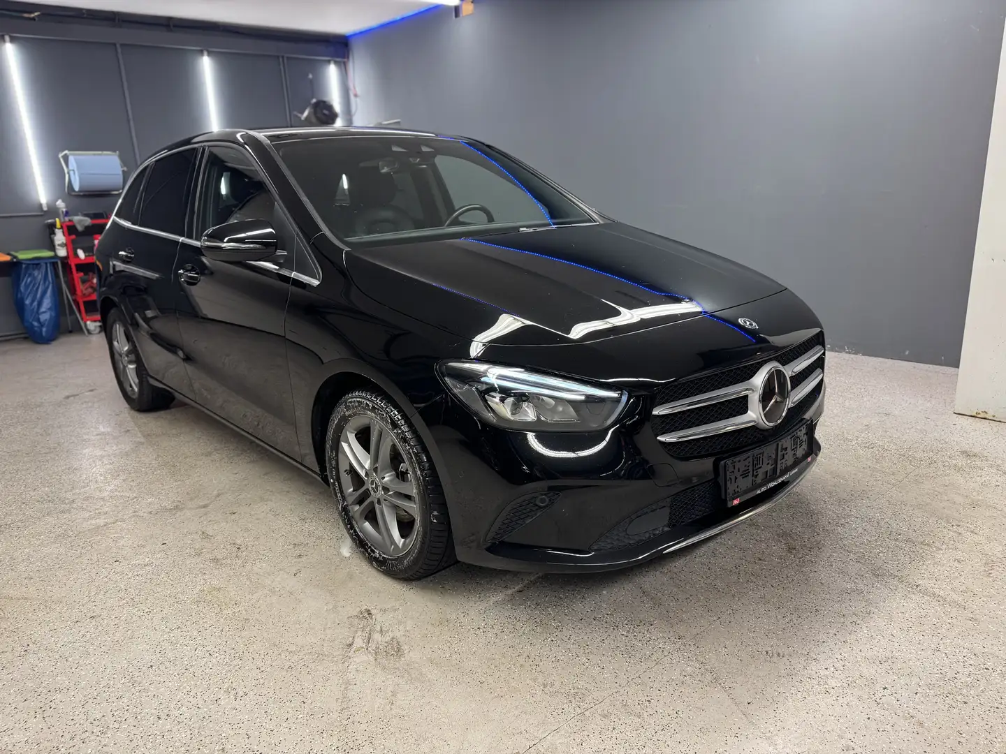 Mercedes-Benz B 180 B 180 d (247.003) Schwarz - 1