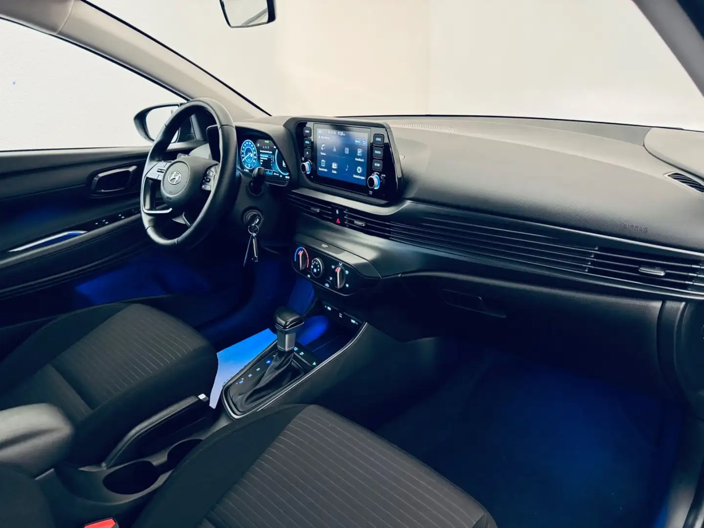 Hyundai i20 Trend Mild-Hybrid * 1.H * R-KAM * TEMP * Grijs - 2