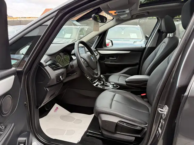 BMW 2 Series view 14
