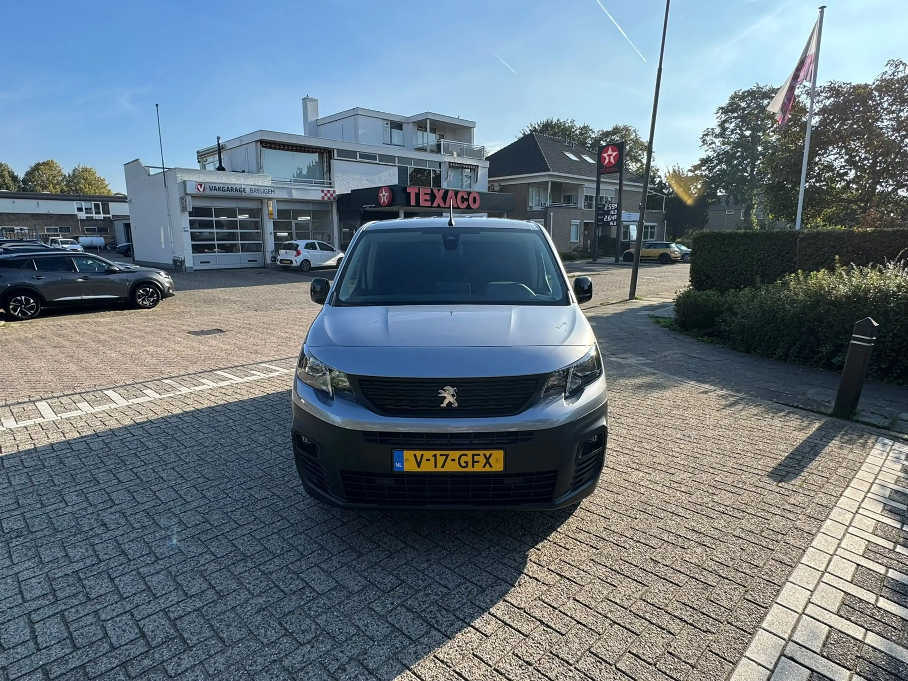 Peugeot Partner E-PARTNER 136 L1 50 kWh — photo 2