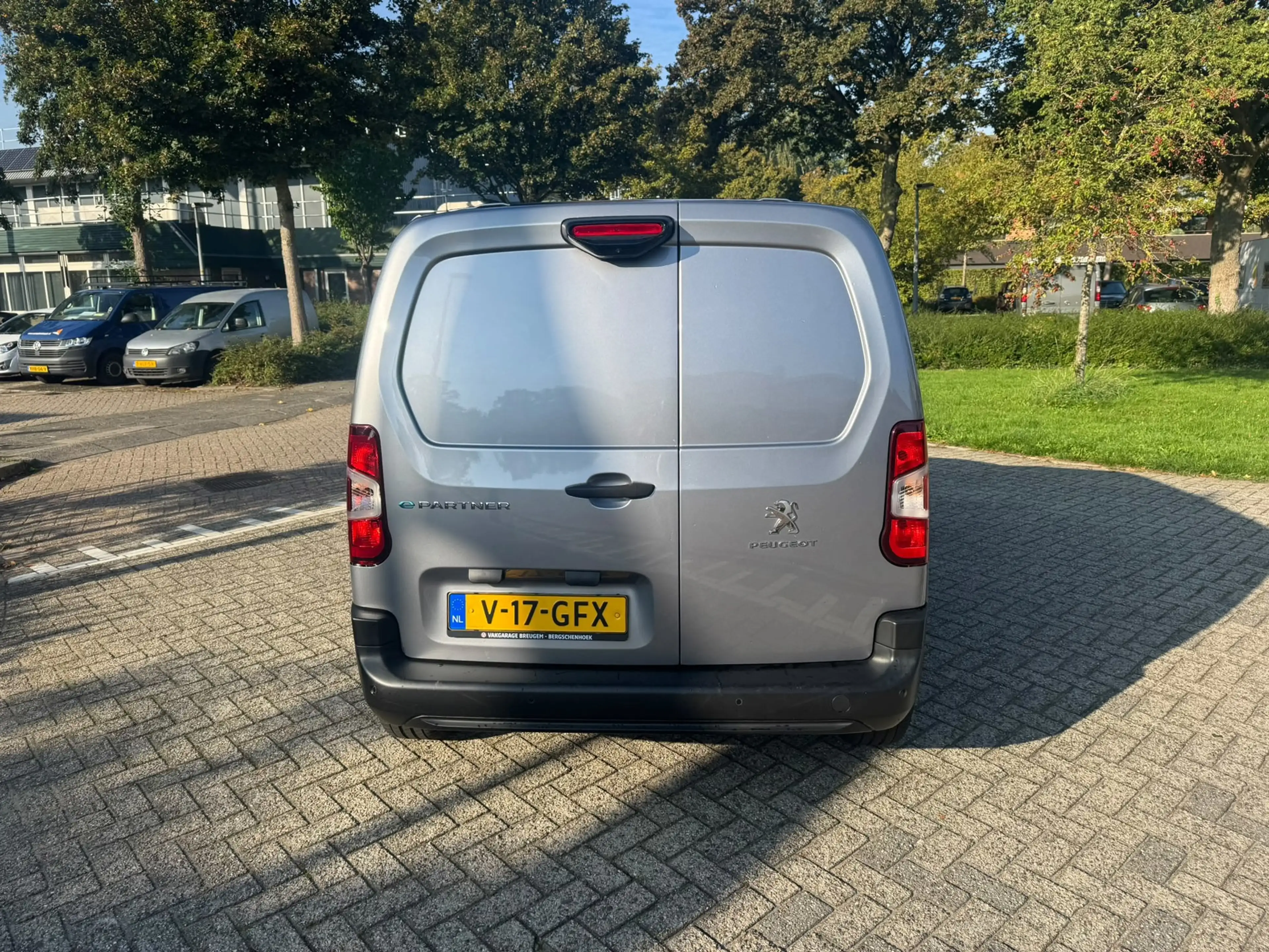 Peugeot Partner E-PARTNER 136 L1 50 kWh — photo 4
