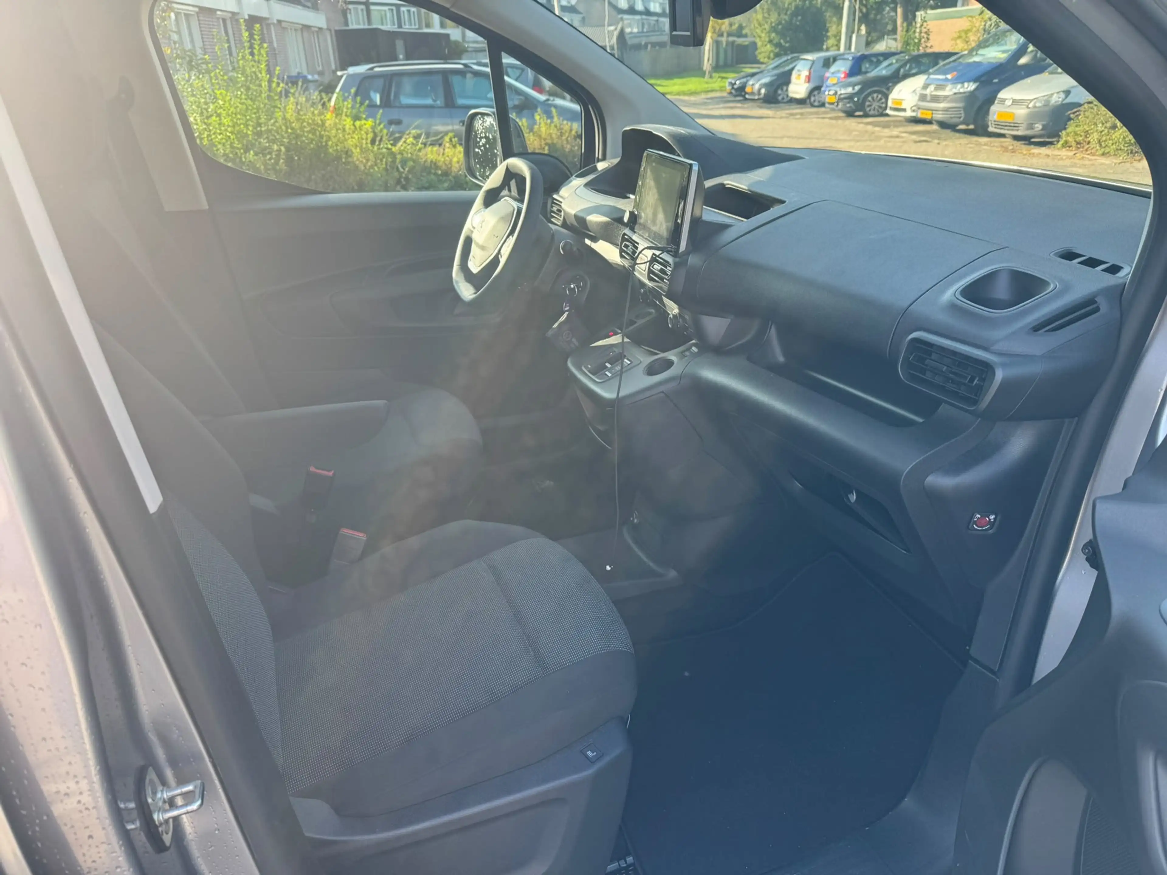 Peugeot Partner E-PARTNER 136 L1 50 kWh — photo 10