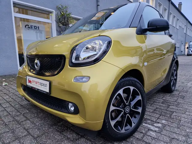 smart forTwo KLIMA,SITZH,PANORAMA,CAPLAY,KAMERA INSP+TÜV NEU