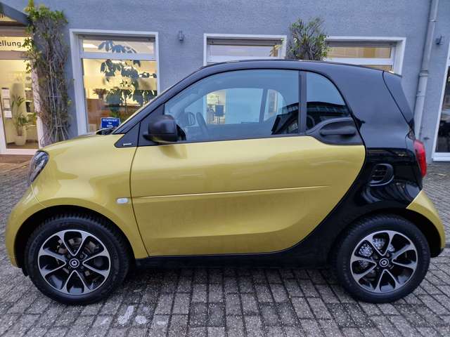 smart forTwo KLIMA,SITZH,PANORAMA,CAPLAY,KAMERA INSP+TÜV NEU