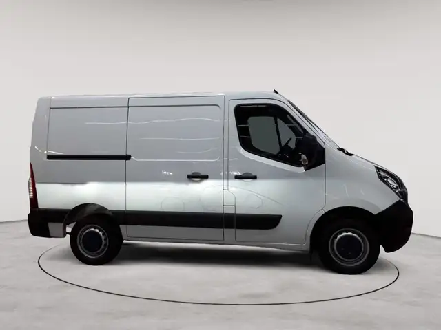 Opel Movano view 3