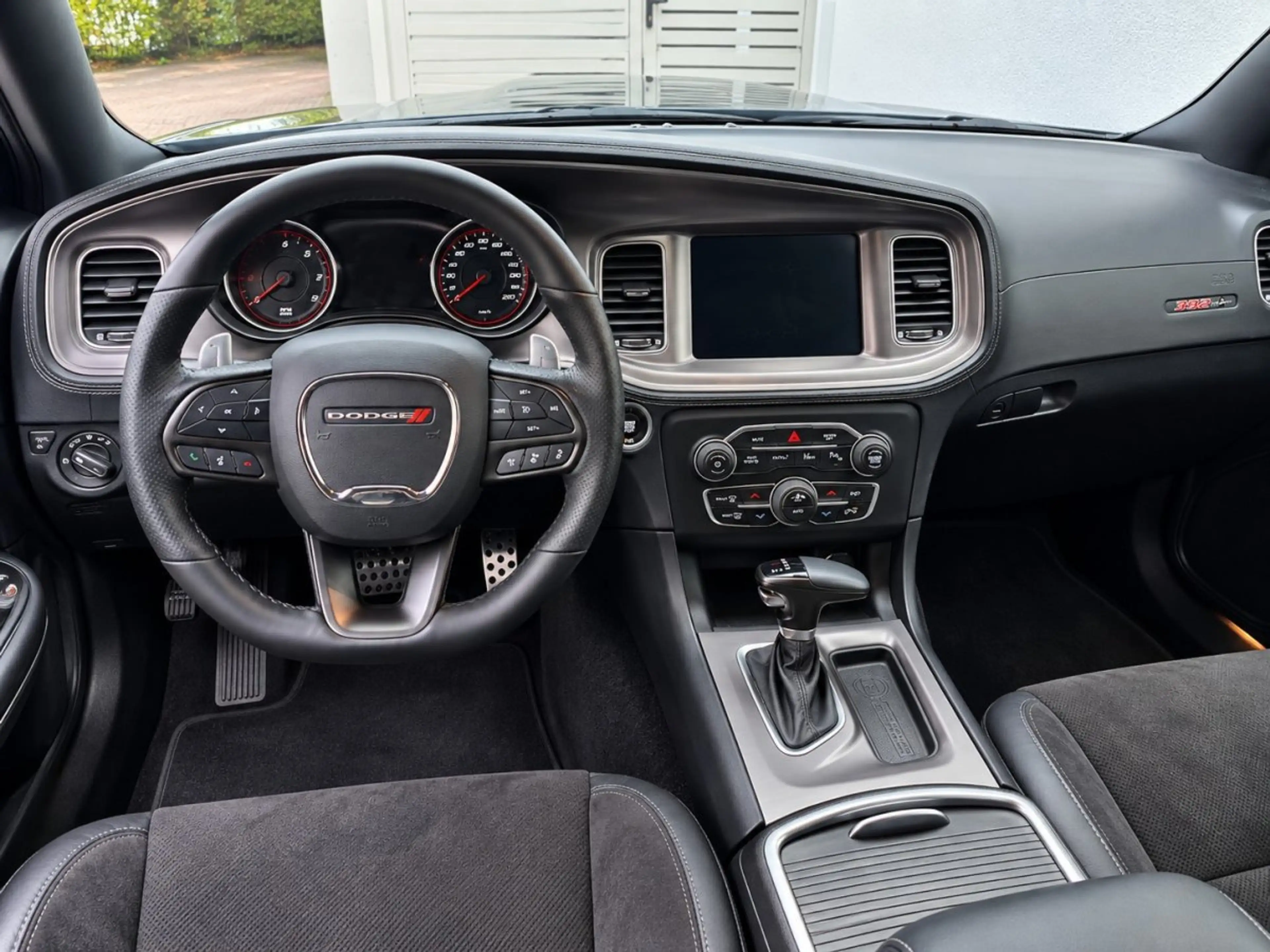 Dodge Charger 6,4 Liter  Widebody *NAVI-XENON-SHZ-ALCANTARA-KLAP — photo 4