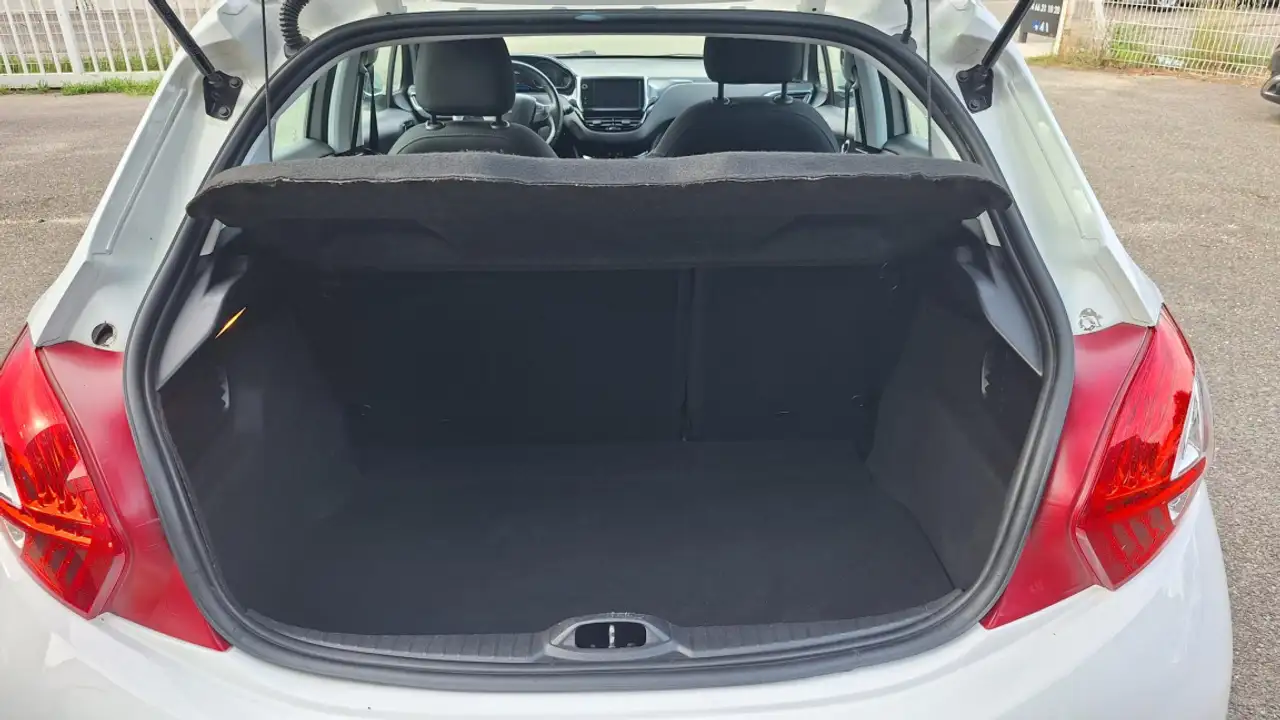 Peugeot 208 208 — photo 5