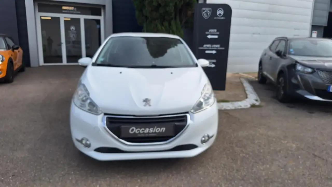 Peugeot 208 208 — photo 10