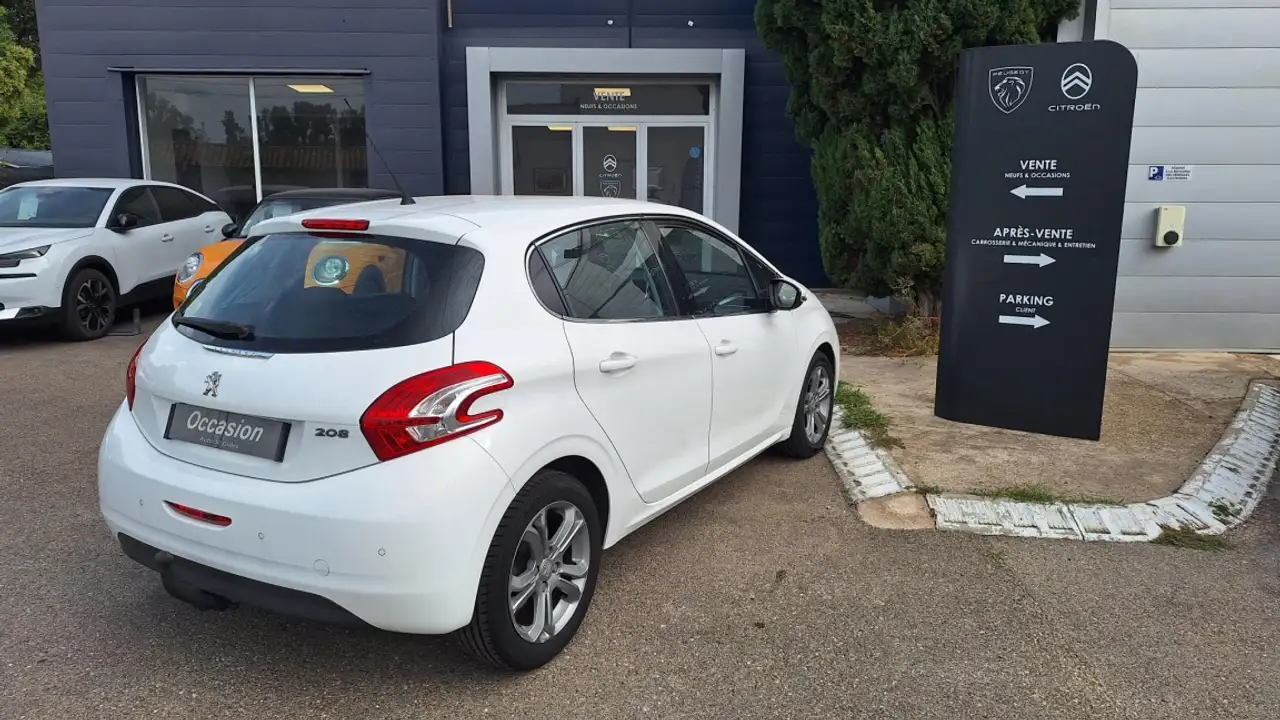Peugeot 208 208 — photo 7