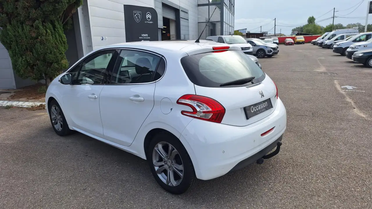 Peugeot 208 208 — photo 6