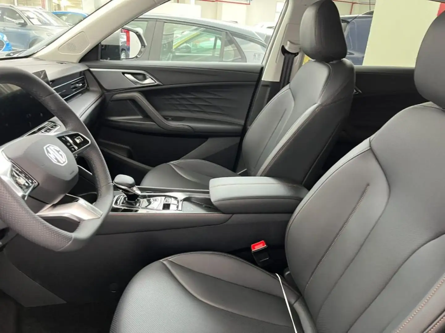 MG HS 1.5T-GDI Luxury con cambio automatico Silver - 2