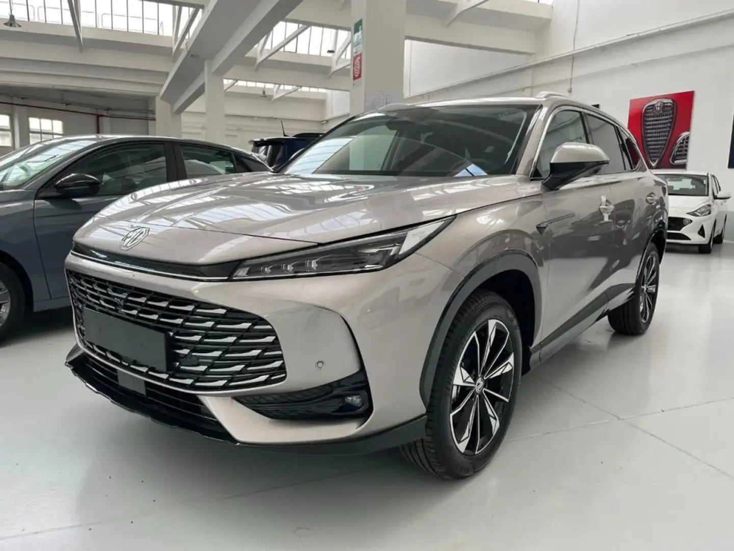 MG HS 1.5T-GDI Luxury con cambio automatico Silver - 1