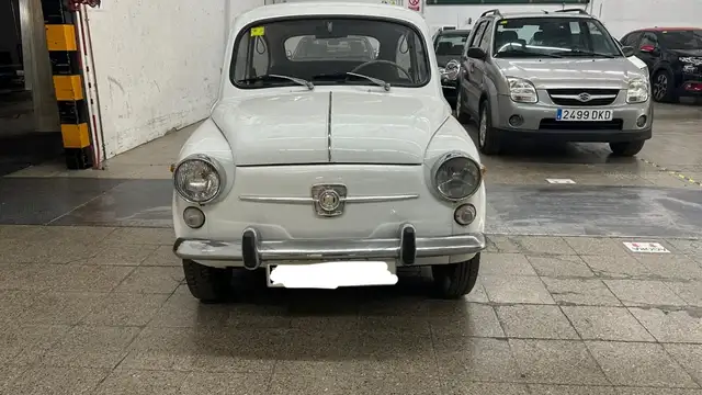 SEAT 600 E