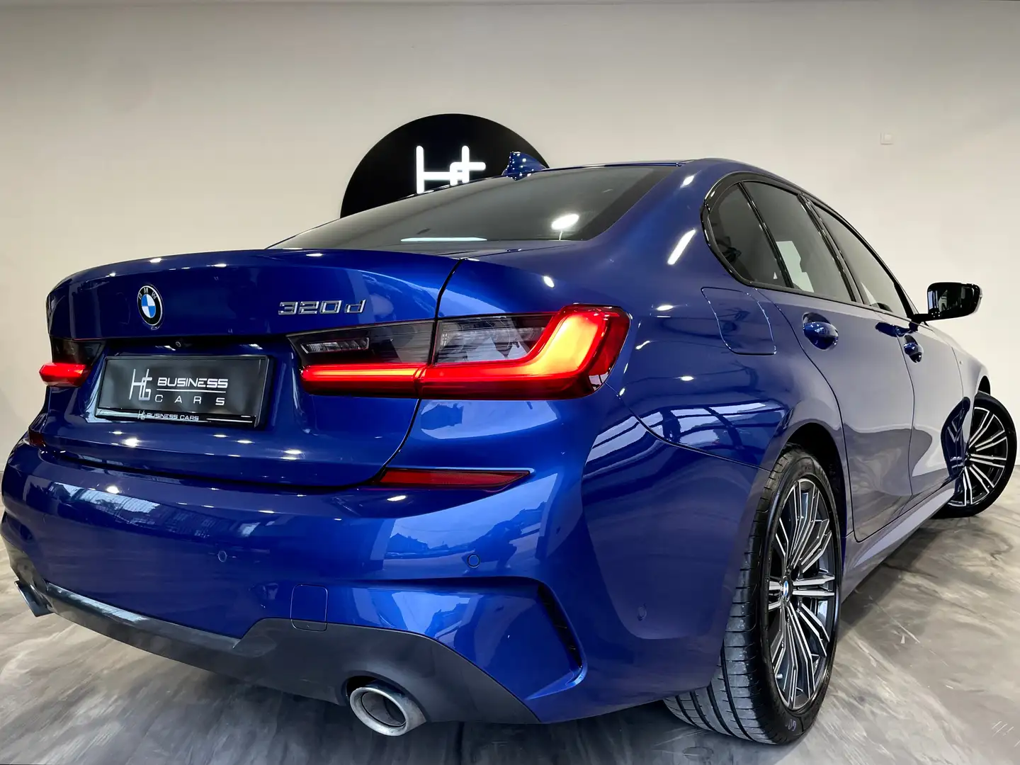BMW 320 dAS/ PACK M/ VIRTUAL COCKPIT/ APPLE CARPLAY/ CUIR Bleu - 2