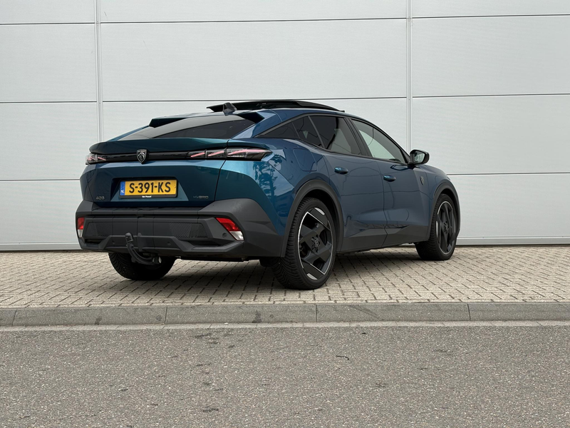 Peugeot 408 1.6 HYbrid GT 225 EAT8 First Edition | Panoramisch — photo 6