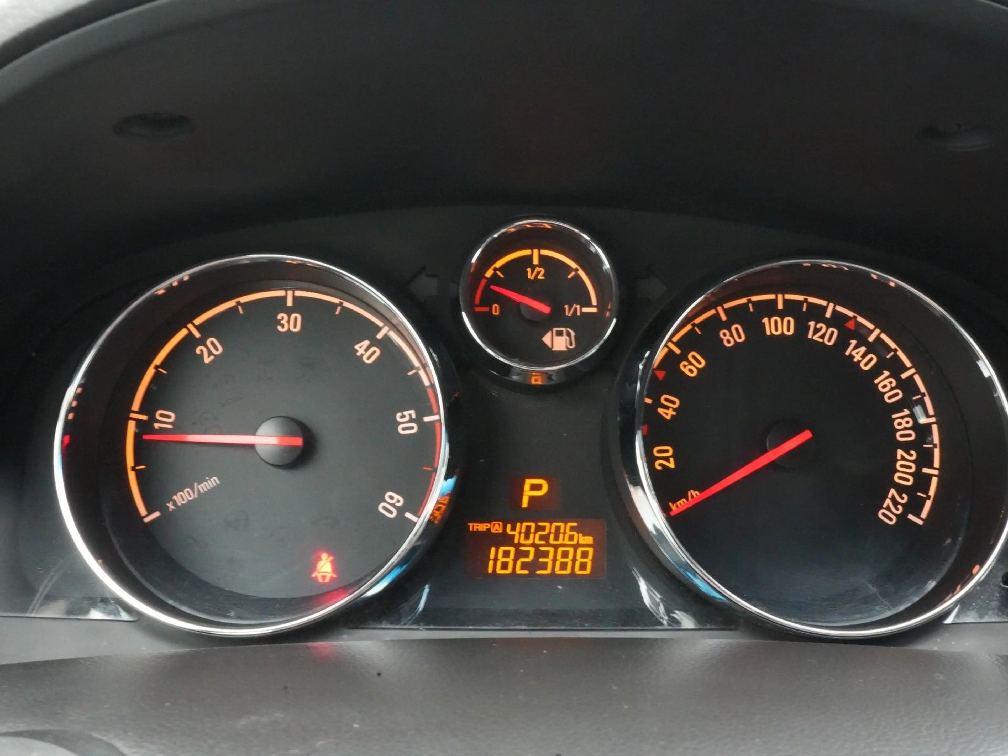Opel Antara Cosmo 4x4 — photo 14
