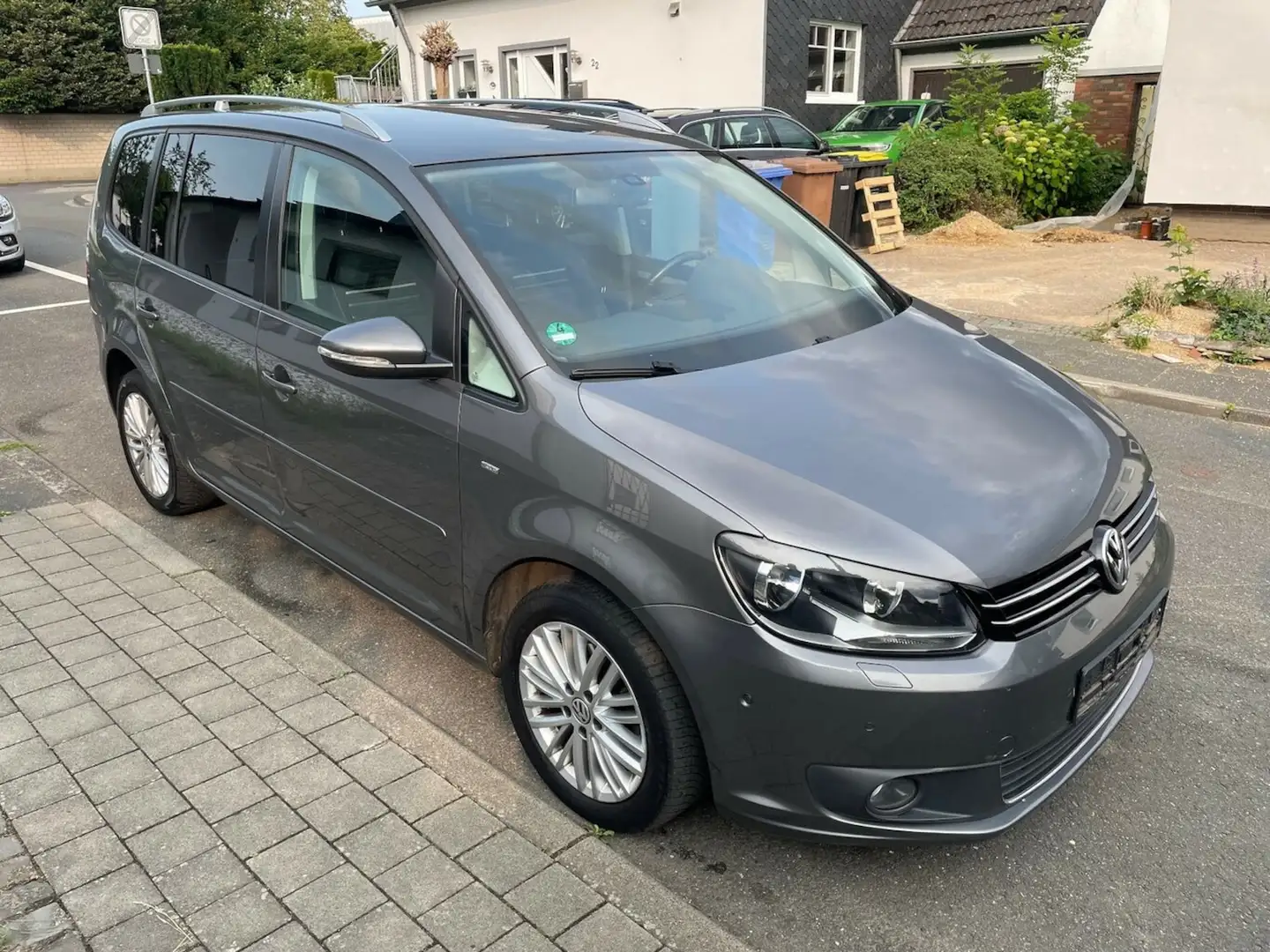 Volkswagen Touran Cup Navi Klima Tempomat PDC SHZ DSG 2.Hd siva - 1