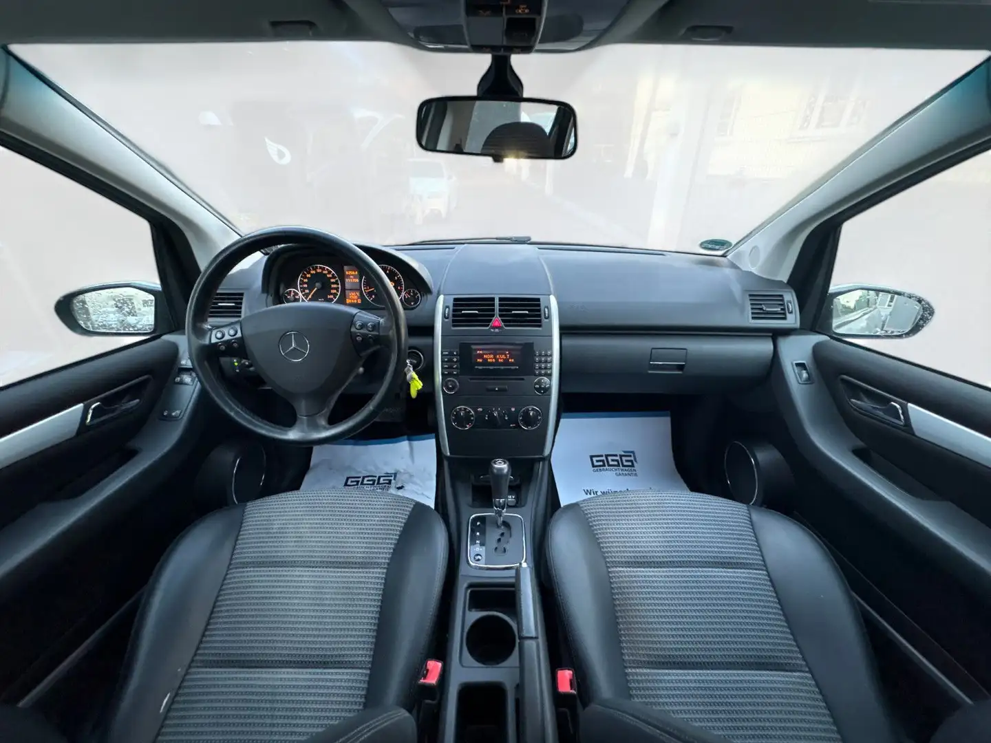 Mercedes-Benz A 150 AVANTG. Automatik Panorama Ledersitze TOP Ezüst - 2