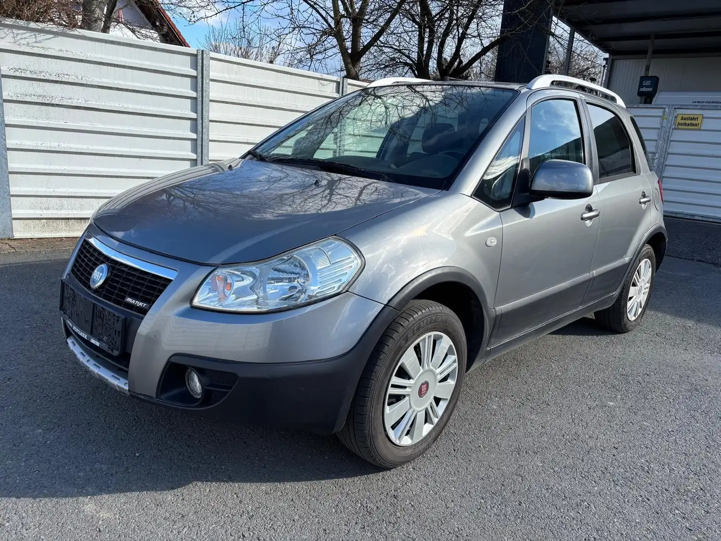 Fiat Sedici 1,9 JTD Multijet Emotion Grau - 1