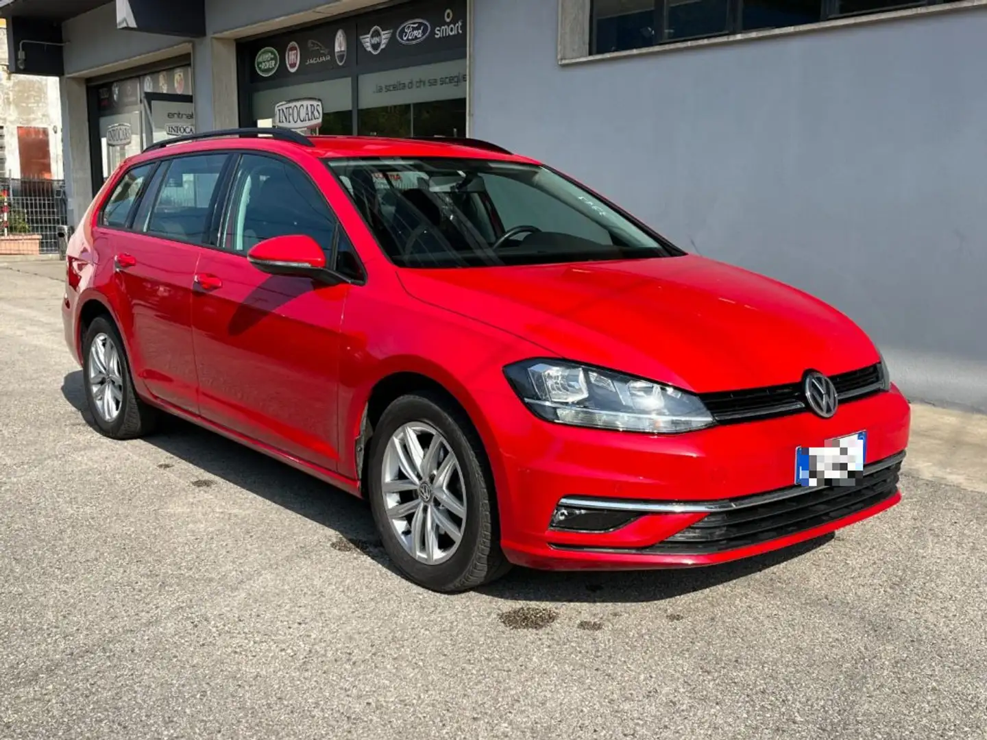 Volkswagen Golf Variant 1.6 TDI 115 CV Business BMT Rosso - 1