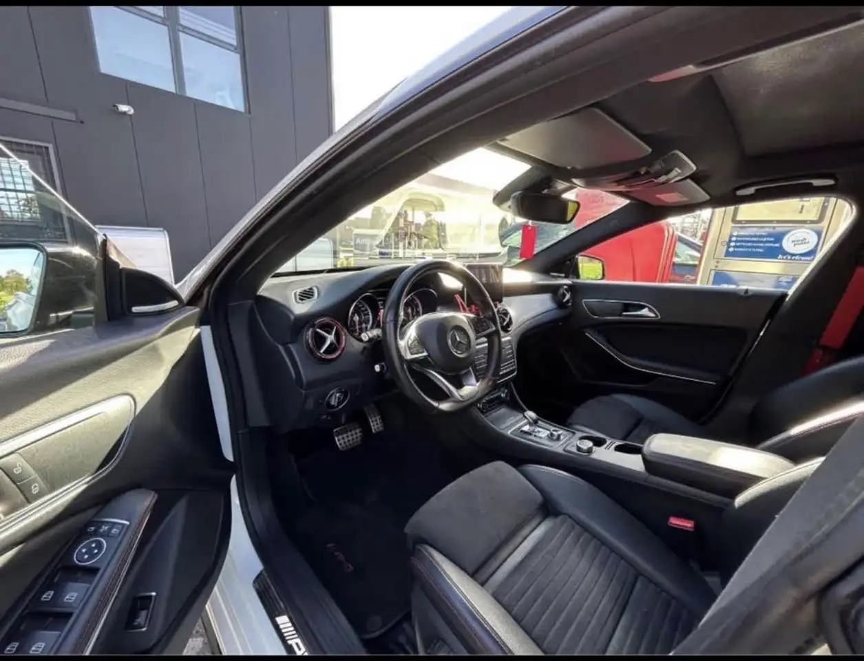 Mercedes-Benz CLA 45 AMG